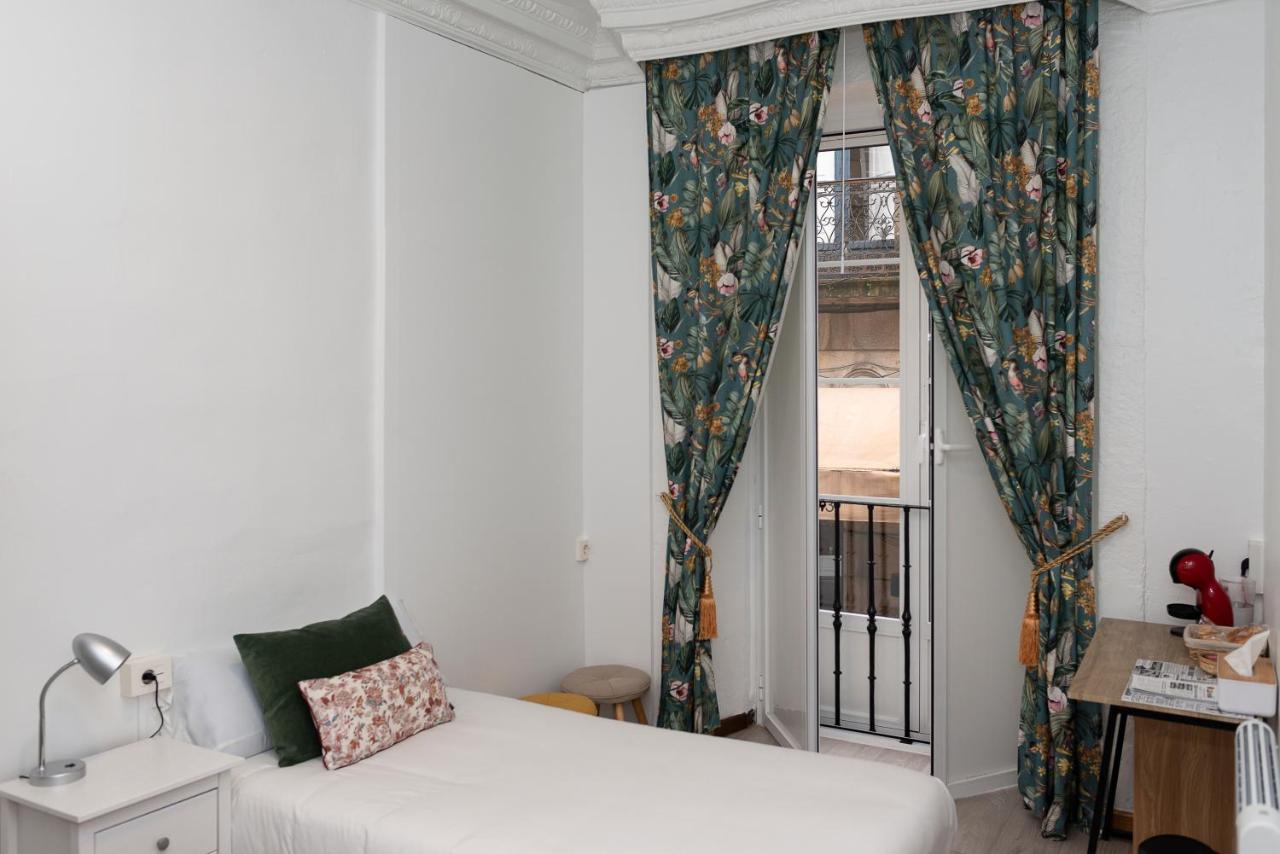 Hostal Santa Cruz 圣地亚哥－德孔波斯特拉 外观 照片