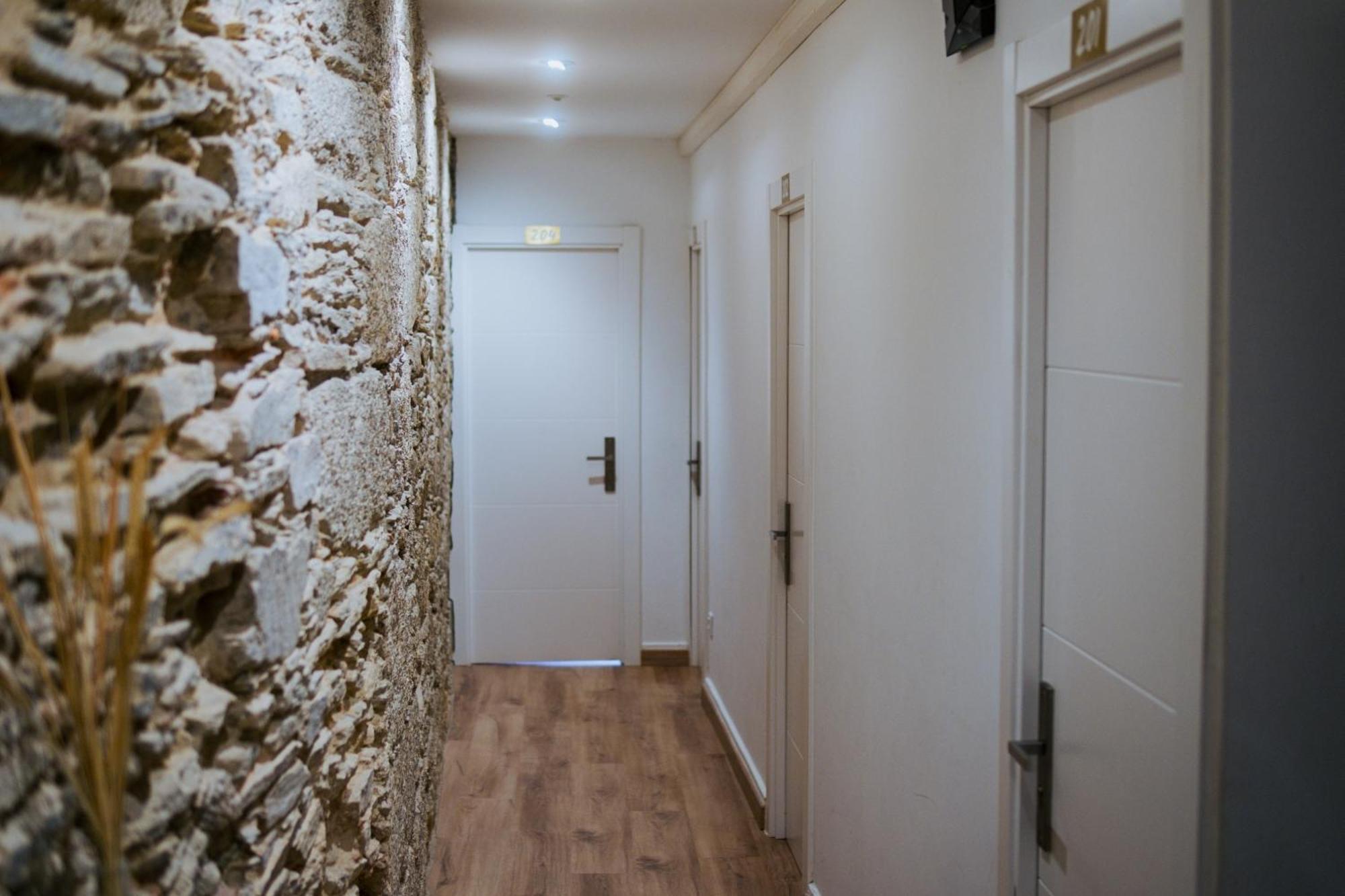 Hostal Santa Cruz 圣地亚哥－德孔波斯特拉 外观 照片